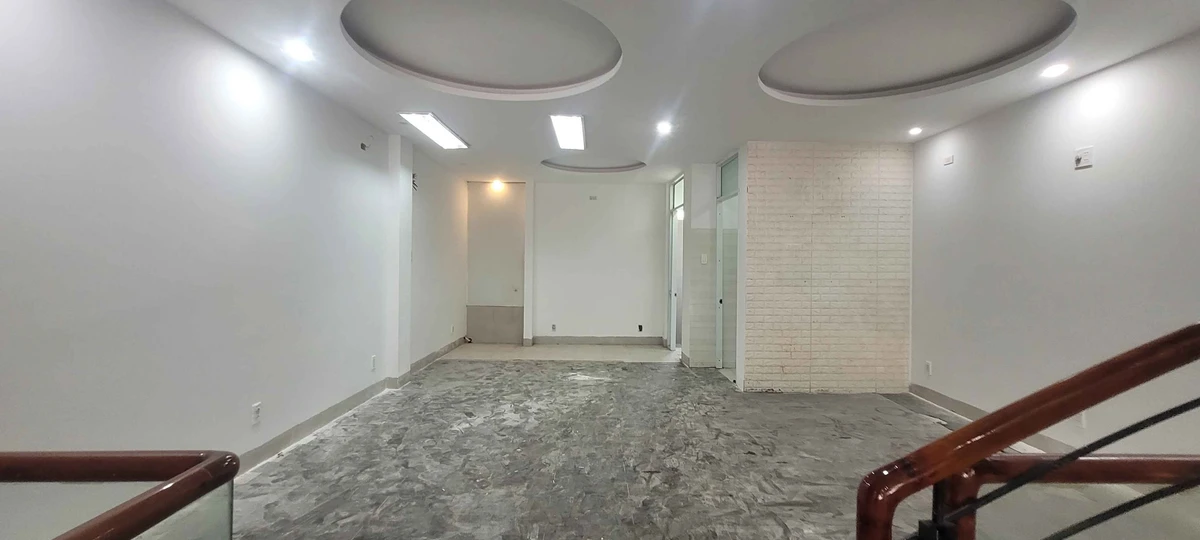 Cho thuê nhà mặt tiền Lý Thái Tổ 100m2 gần ngã 4 Nguyễn Thái Học - Ảnh thu nhỏ 3