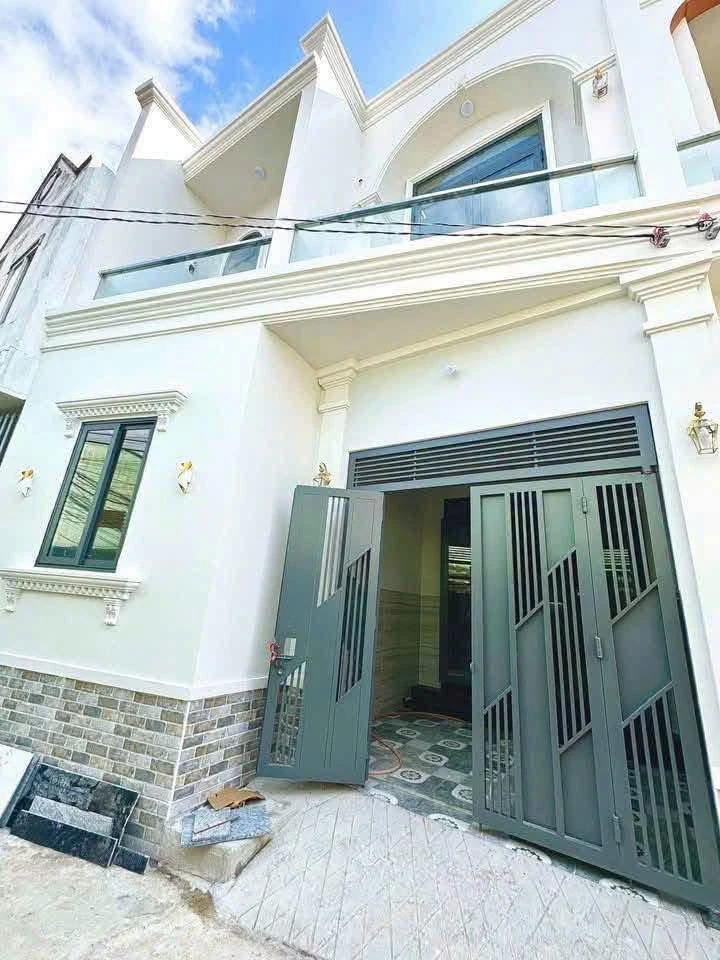 Bán nhà 1 trệt 1 lầu 60m2, 3 phòng ngủ Trấn Biên - Ảnh 1