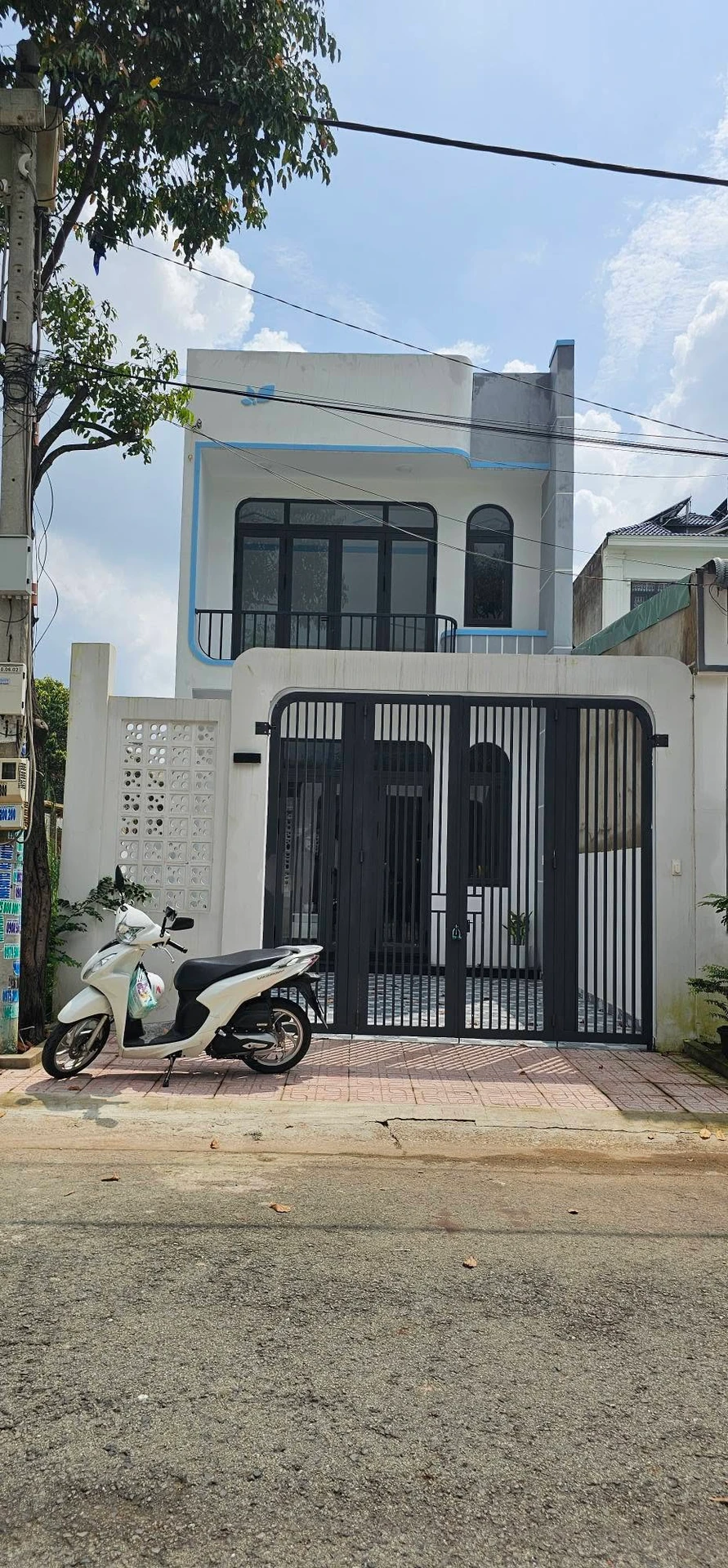 Bán nhà Bến Cát 100m² 3 phòng ngủ 2.2 tỷ - Ảnh 1