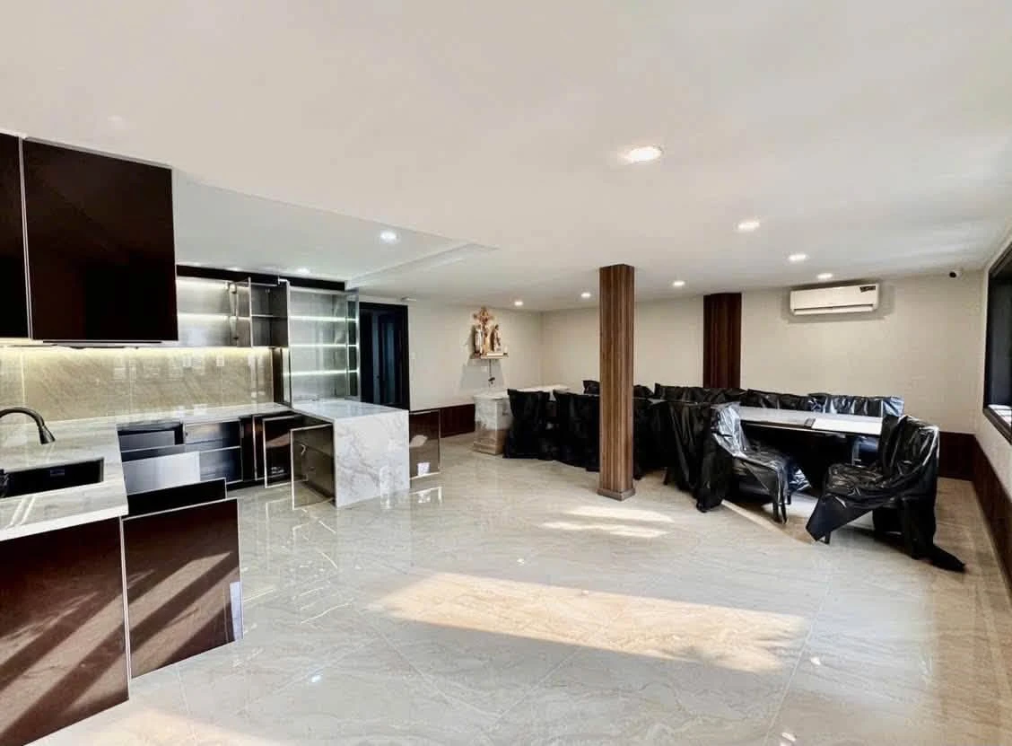 Bán nhà hẻm Quận 5, 4PN, 108m², 18,2 tỷ - Ảnh thu nhỏ 2