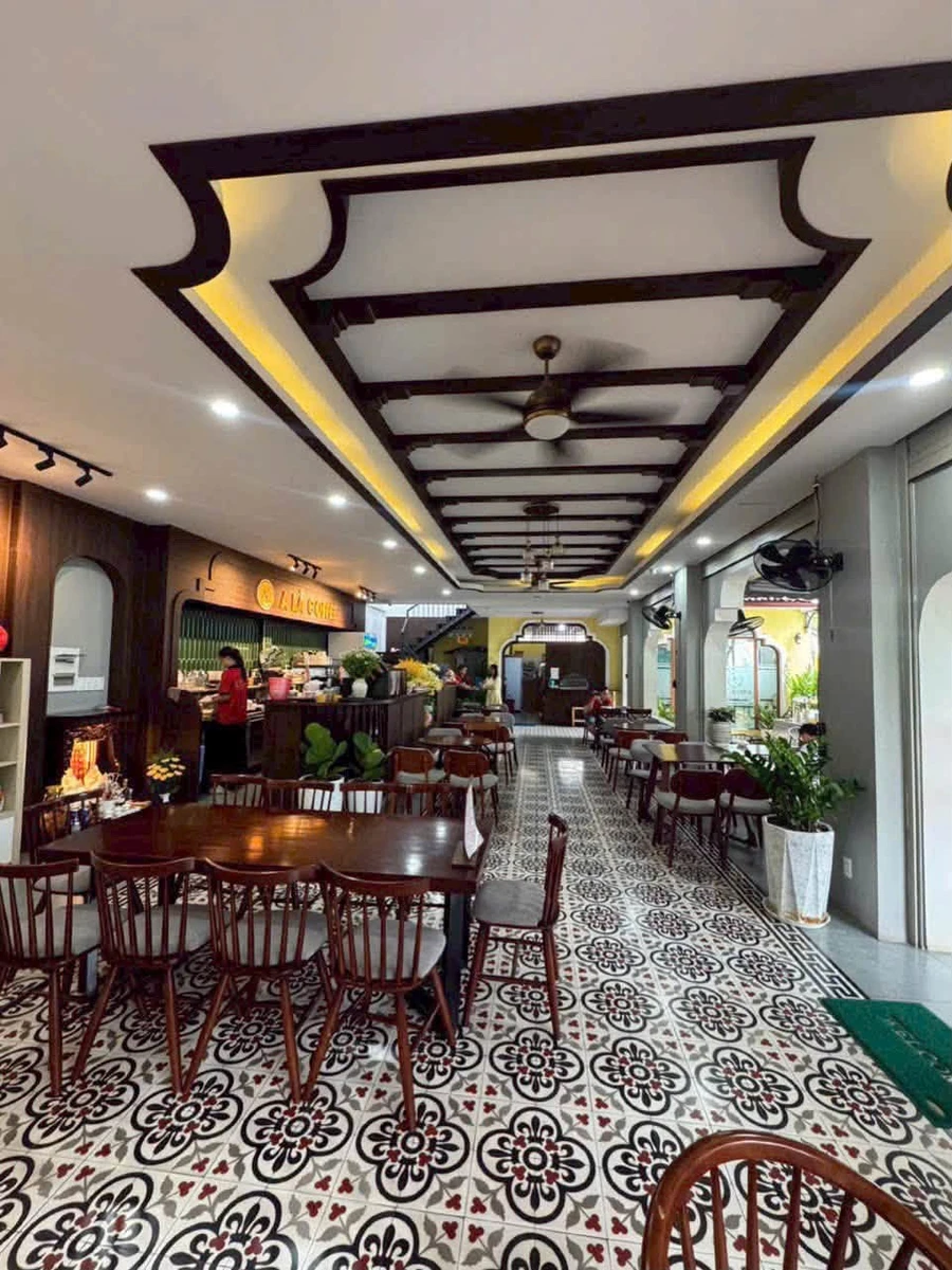 Bán shophouse 2 mặt tiền 330m² kinh doanh café Quận 1 - Ảnh thu nhỏ 3