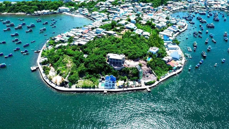 Bán villa 2 tầng mặt biển 1.200m² Nha Trang 29,5 tỷ