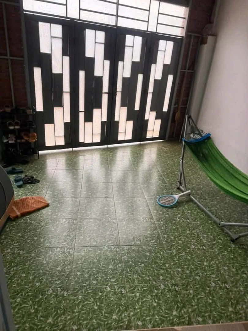 Bán nhà hẻm đường Phạm Văn Đồng gần chợ đầu mối, 4x20m, 2 phòng ngủ, giá 1,69 tỷ - Ảnh thu nhỏ 3