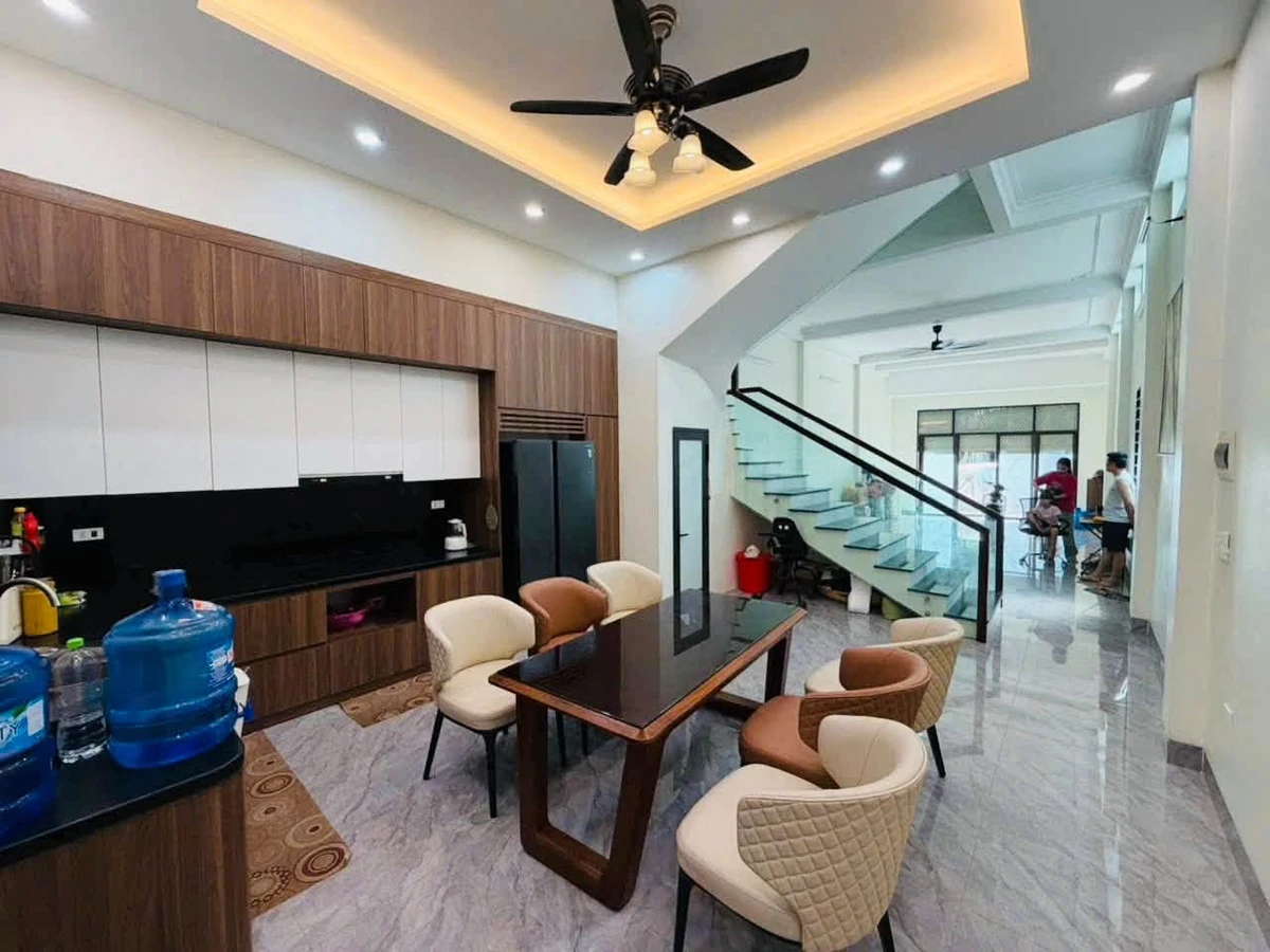 Bán nhà 3 tầng 4 phòng ngủ 100m² Điện Biên Quận 12 - Ảnh thu nhỏ 2