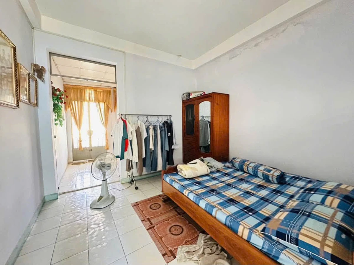 Bán nhà 3,5 tầng mặt tiền Lạc Long Quân, Nha Trang, 7,85 tỷ, 45,4m² - Ảnh thu nhỏ 3