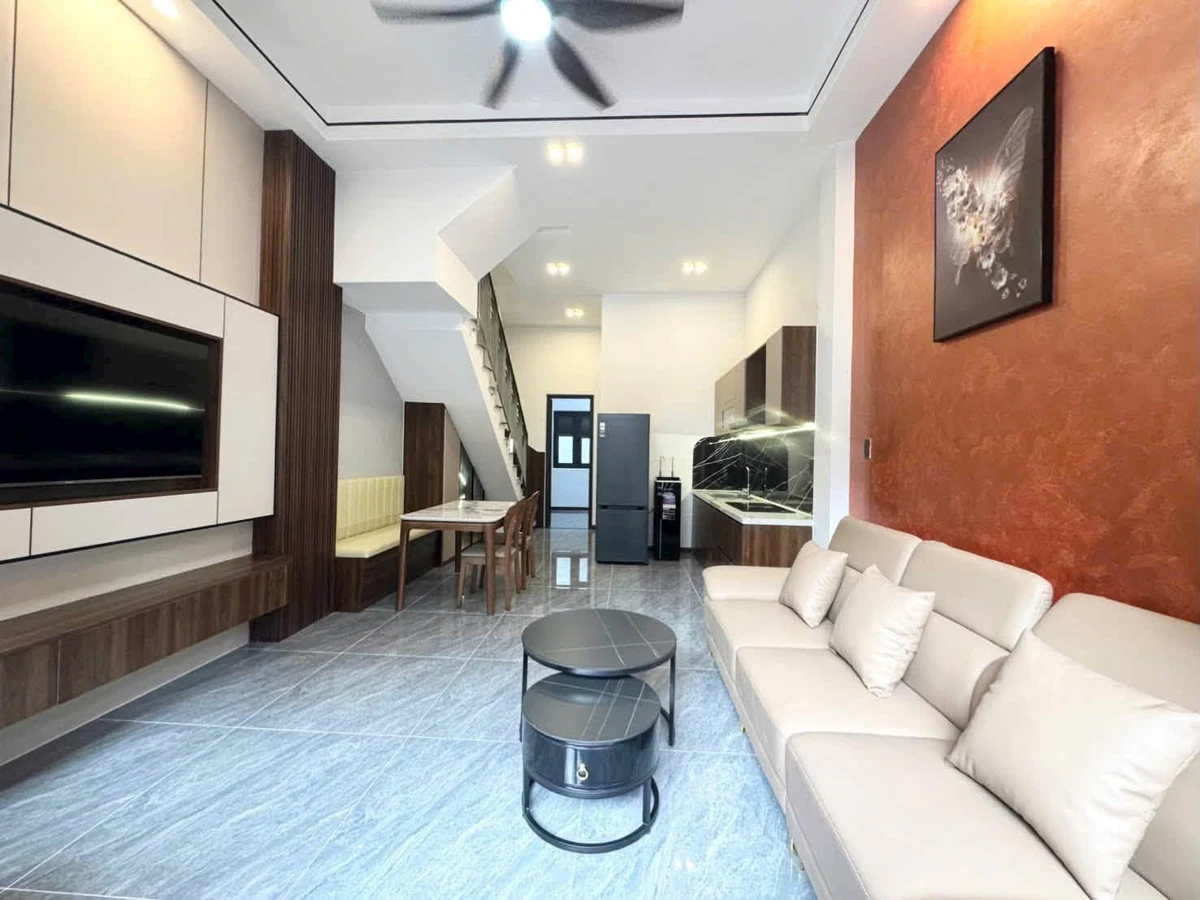 Cho thuê nhà 3 tầng 60m² full nội thất Nguyễn Phước Nguyên - Ảnh thu nhỏ 2