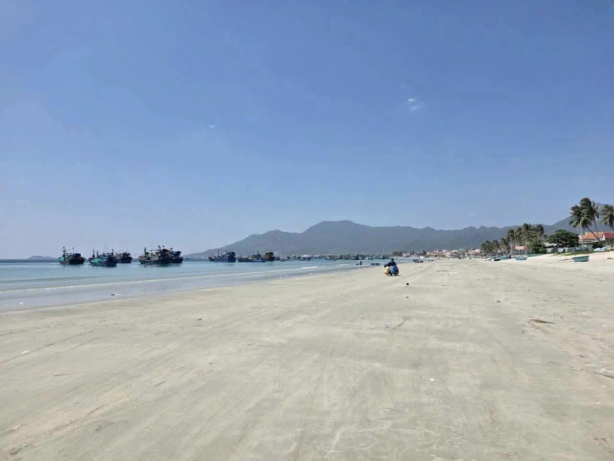 Bán nhà cấp 4 view biển Dốc Lết 170 m2, 5,1 tỷ - Ảnh thu nhỏ 3