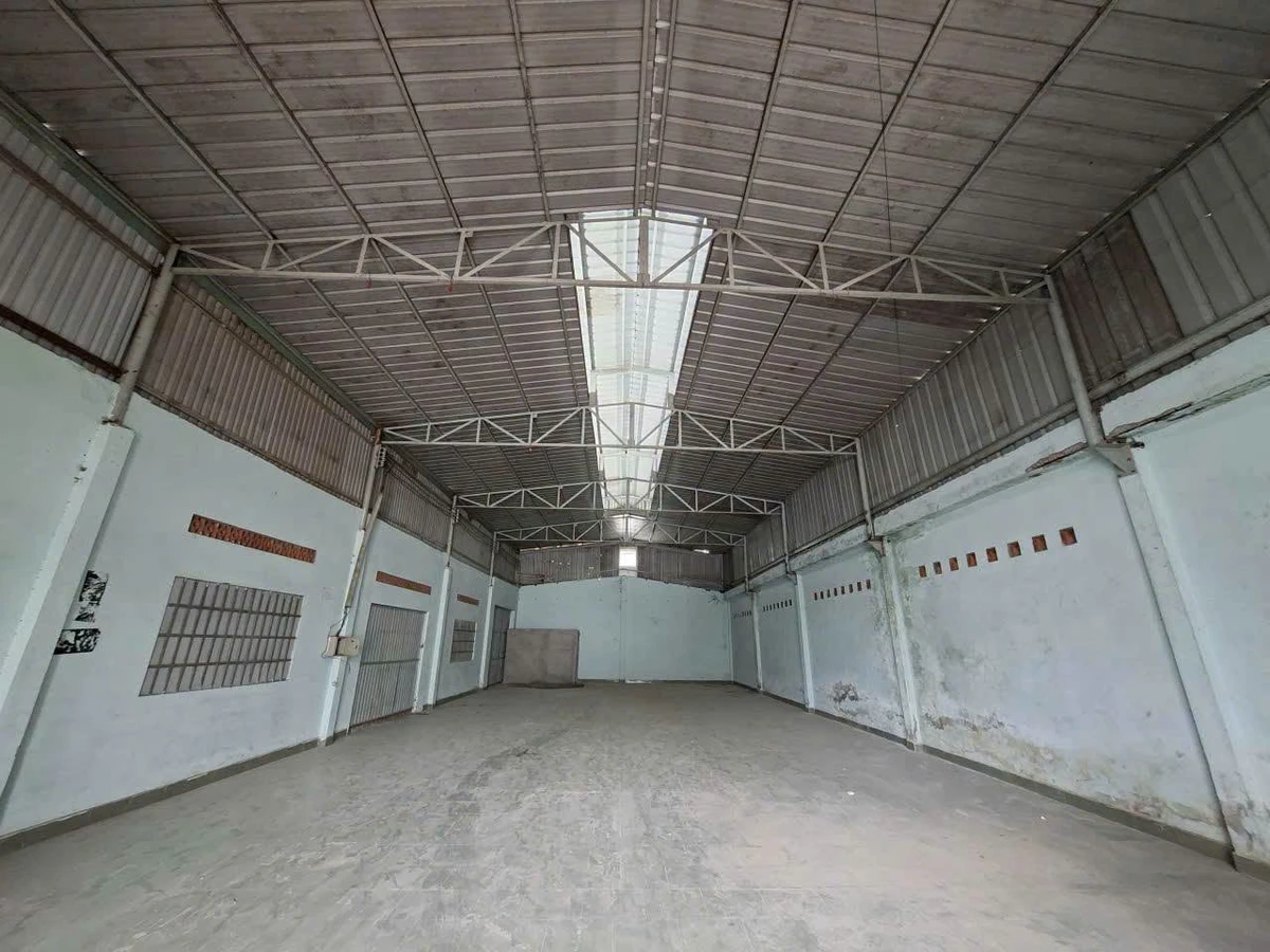 Cho thuê kho xưởng Dĩ An 300m2, 18 triệu/tháng - Ảnh 1