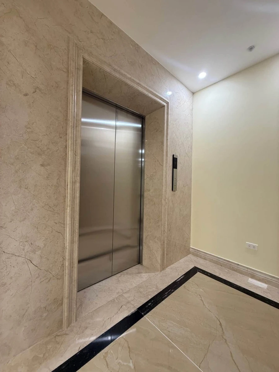 Bán tòa văn phòng 10 tầng 211m² Cầu Giấy 230 tỷ - Ảnh thu nhỏ 4