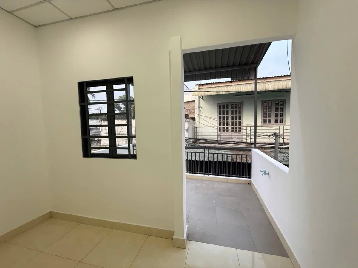Bán nhà 2 tầng 54m² sổ riêng Hiệp Phú gần Vincom 4,8 tỷ - Ảnh 1