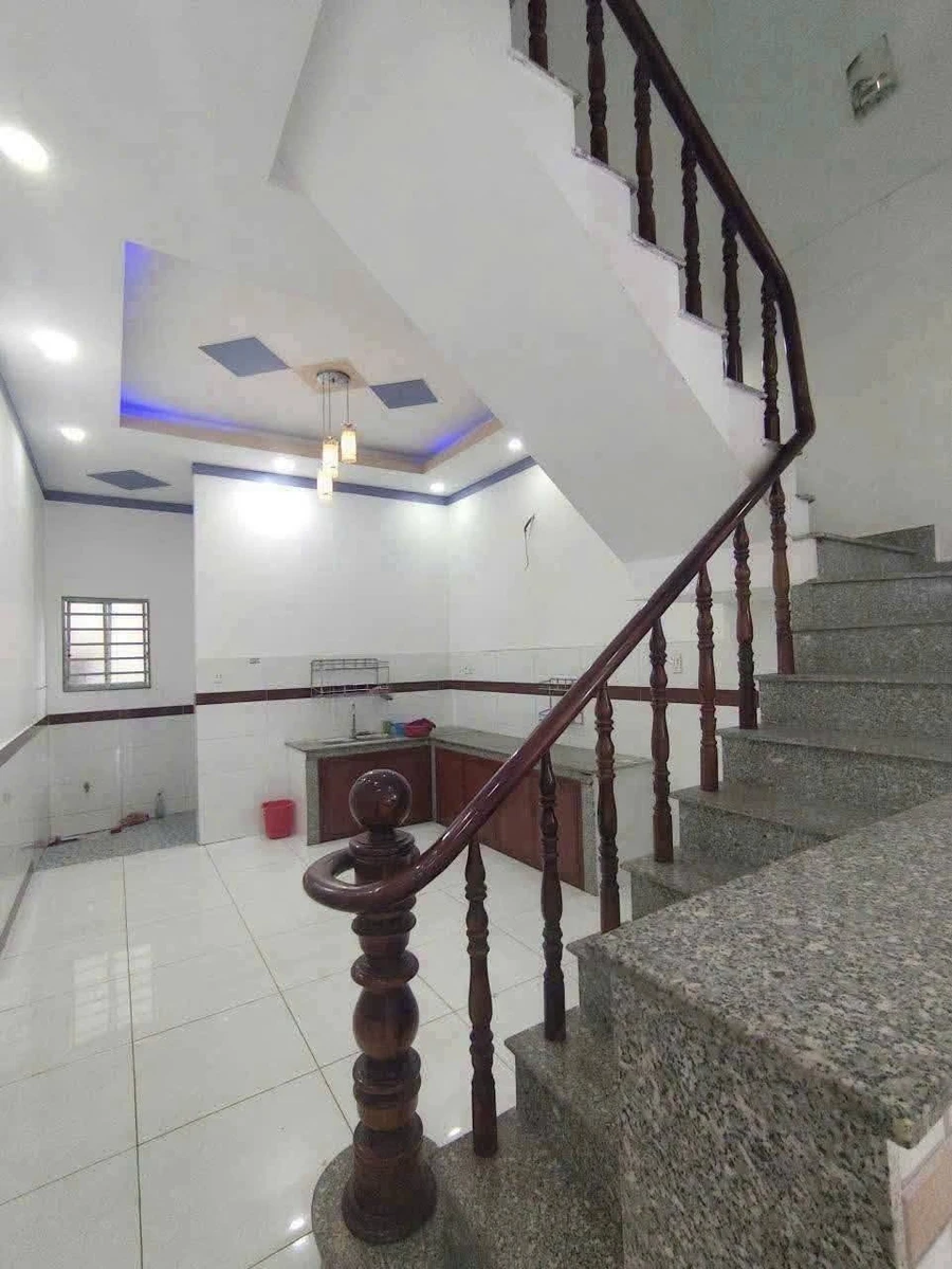 Bán nhà lầu 2 phòng ngủ, 100 m² Long Hưng, Đồng Nai - Ảnh thu nhỏ 2