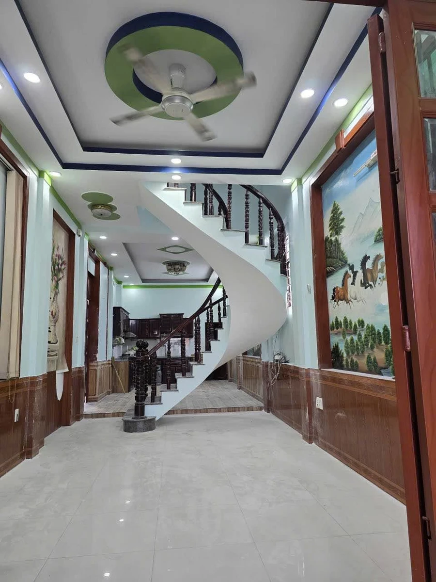 Bán nhà một trệt ba lầu 120m2 mặt đường kinh doanh Bình Tân - Ảnh thu nhỏ 4