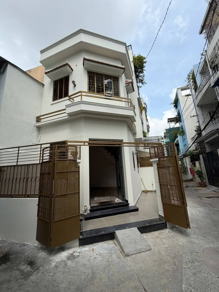 Bán nhà góc 1 trệt 1 lầu 42m² đường Phan Đình Phùng, giá 6,6 tỷ, hẻm xe hơi - Ảnh 1