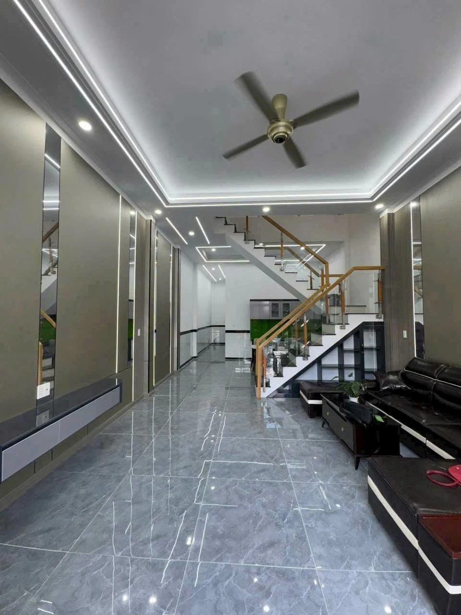 Bán nhà 1 trệt 1 lầu 4PN, 100m², sân xe hơi, giá 2,88 tỷ tại Khánh Bình, Tân Uyên - Ảnh thu nhỏ 3