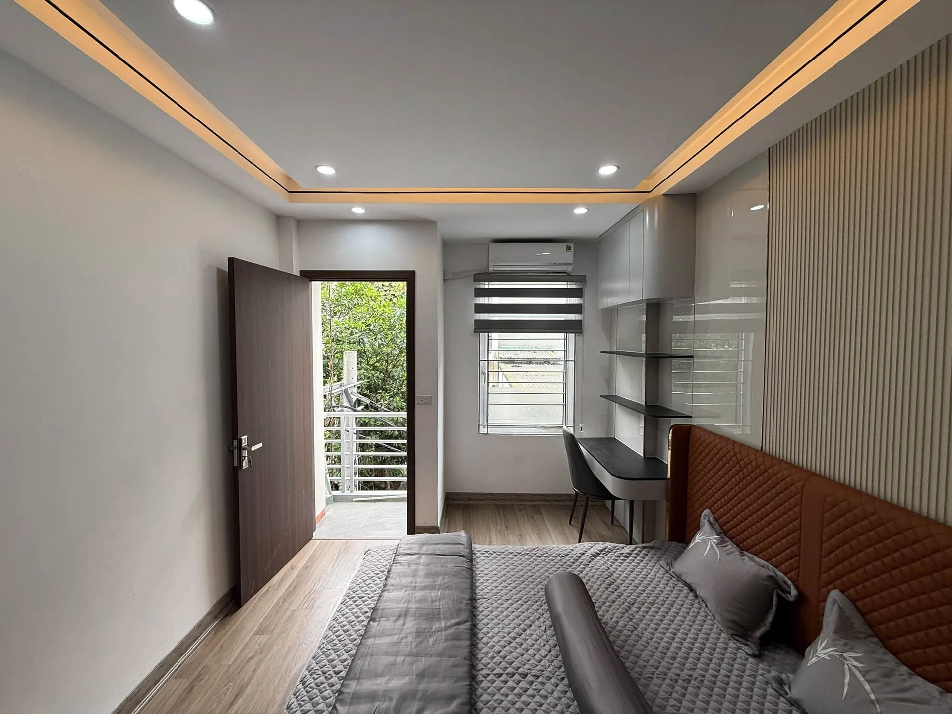 Nhà phố bán Quan Nhân Thanh Xuân, 38m², 5 tầng, 10,8 tỷ - Ảnh 1