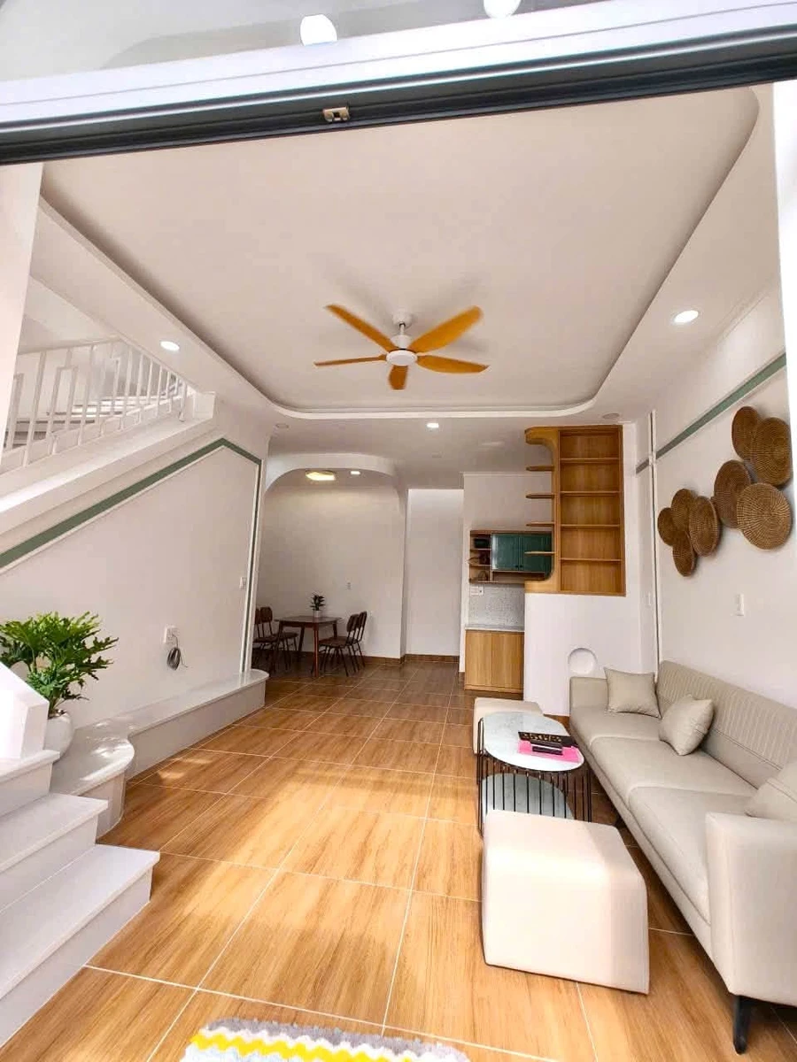 Bán nhà 1 trệt 1 lầu Phan Thiết 96m2, 2PN, 2WC, 2 tỷ 450 - Ảnh thu nhỏ 2