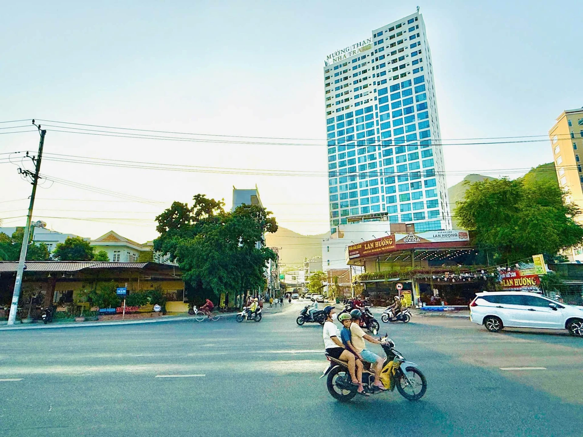 Bán lô đất mặt tiền Dương Hiến Quyền 229,7m² gần biển Nha Trang - Ảnh 1