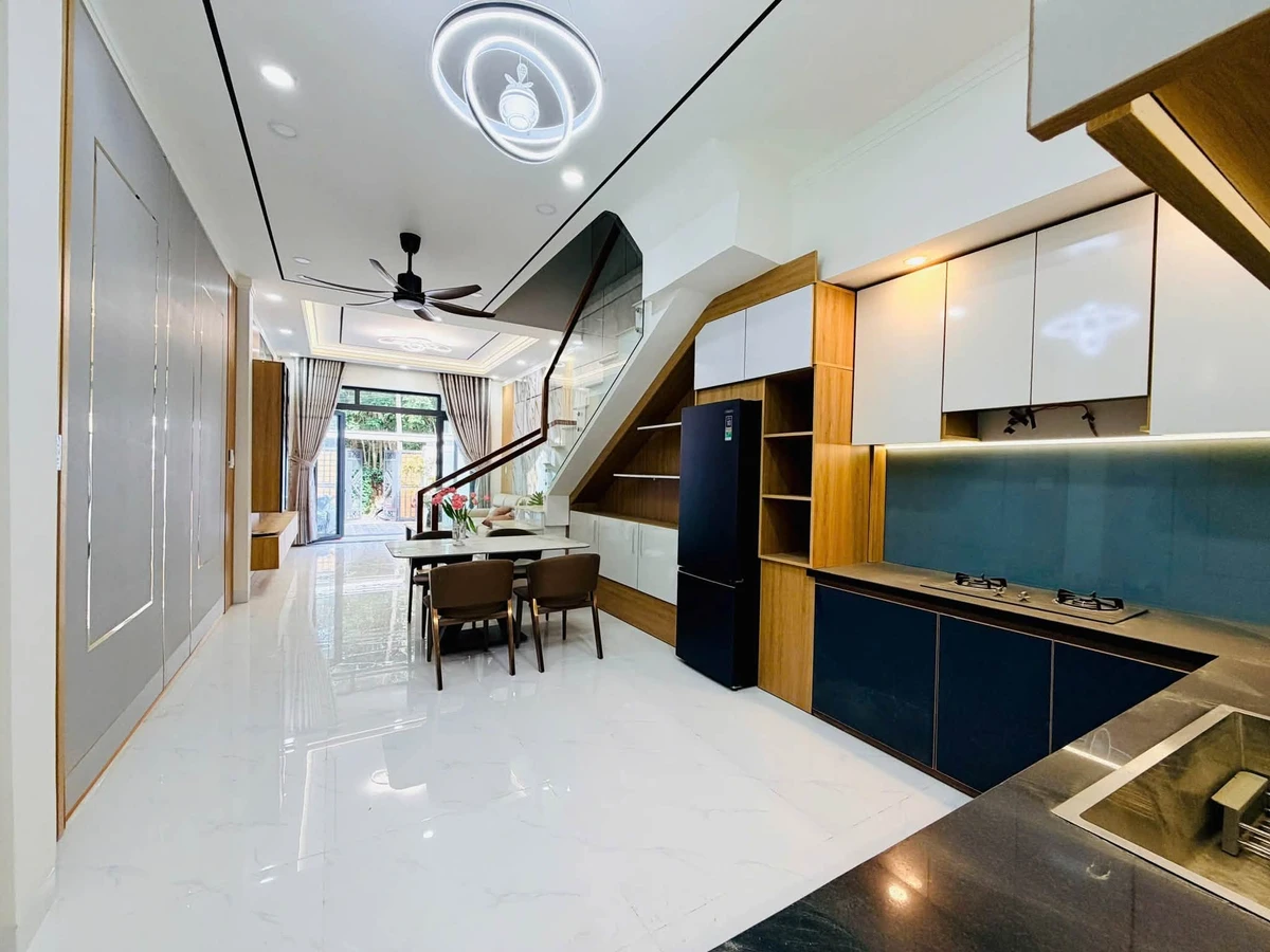 Bán nhà hẻm 200m2, 4 phòng ngủ, Long Khánh - Ảnh thu nhỏ 5