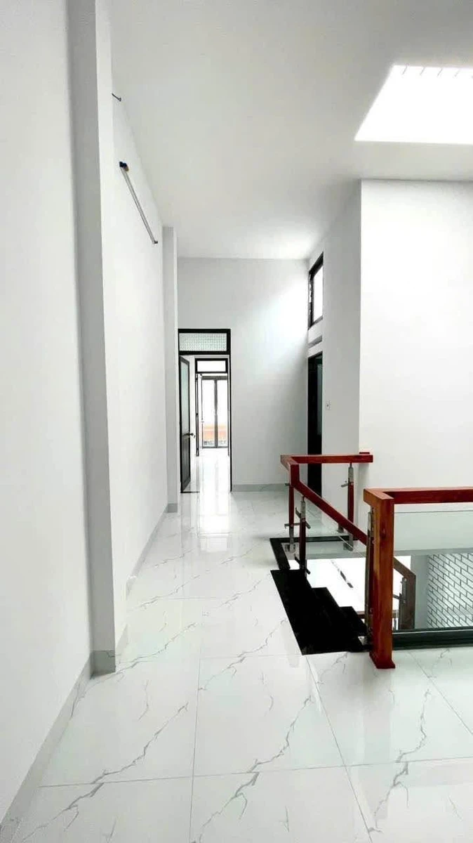 Bán nhà hẻm Hoàng Văn Thụ 61m2, 2 tầng, 3 phòng, giá 3 tỷ - Ảnh thu nhỏ 2