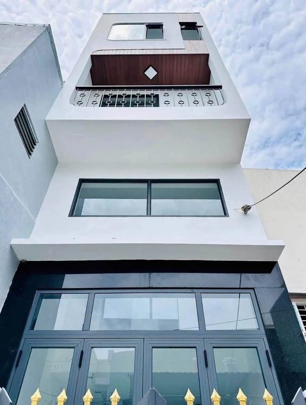 Bán nhà hẻm 3,5 tầng 105m² gần mặt tiền Hoàng Văn Thụ, Quy Nhơn Nam, giá 2,85 tỷ