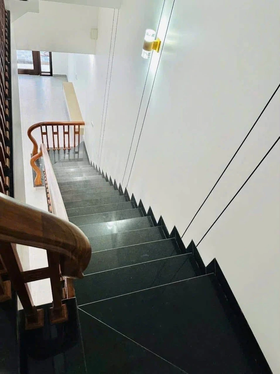 Bán nhà 2 tầng 100m² Lào Cai giá 2,2 tỷ - Ảnh thu nhỏ 3
