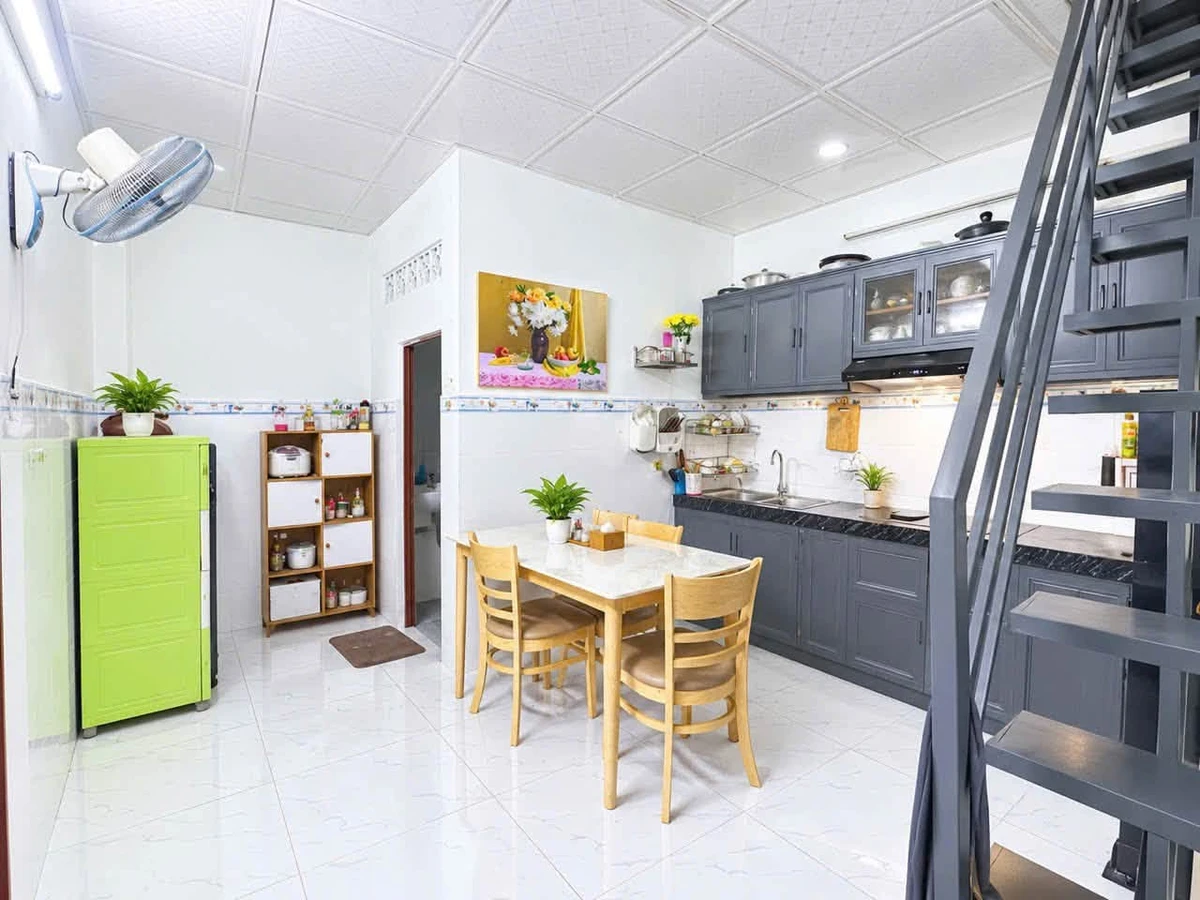 Bán nhà trệt gác lửng 62m², 3 phòng ngủ, hẻm xe hơi gần chợ đầu mối Thủ Đức - Ảnh thu nhỏ 3