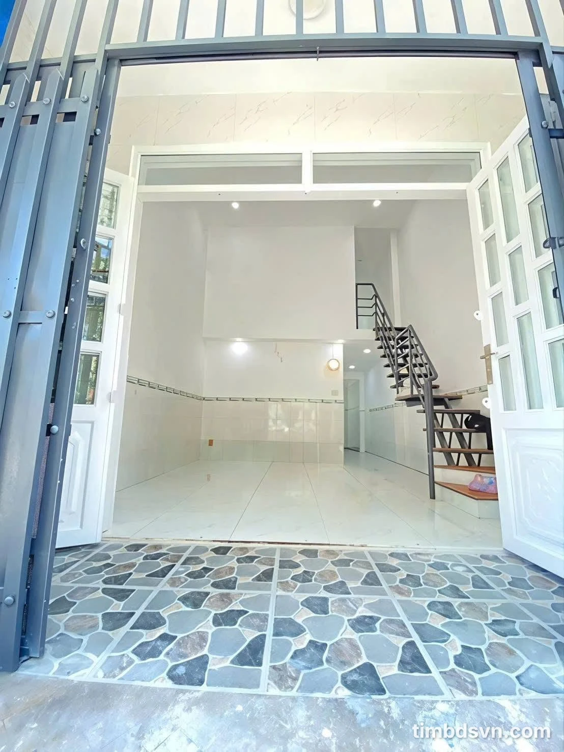 Cho thuê nhà 3PN 2WC hẻm ô tô Đường 8 Linh Xuân 52m² - Ảnh 1