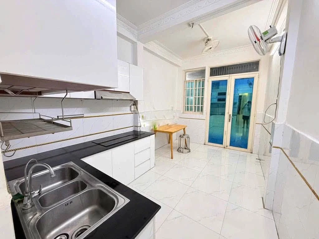 Cho thuê nhà 5PN, 54m2 Nguyễn Biểu Quận 5, 24 triệu/tháng - Ảnh thu nhỏ 3