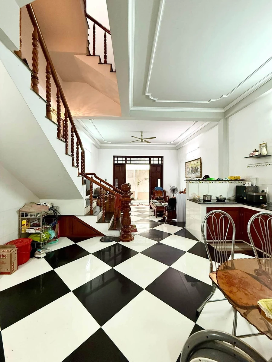 Bán nhà 3 tầng 72m² giá 3,65 tỷ Quận 6 - Ảnh thu nhỏ 2
