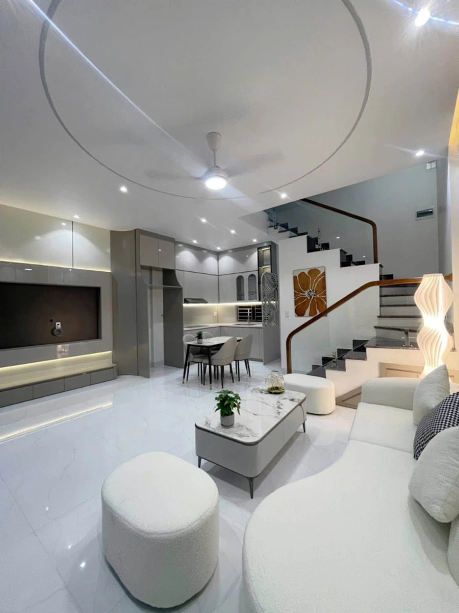 Bán nhà 3 tầng mặt tiền 43m² Ngô Quyền, Hải Dương - Ảnh thu nhỏ 2
