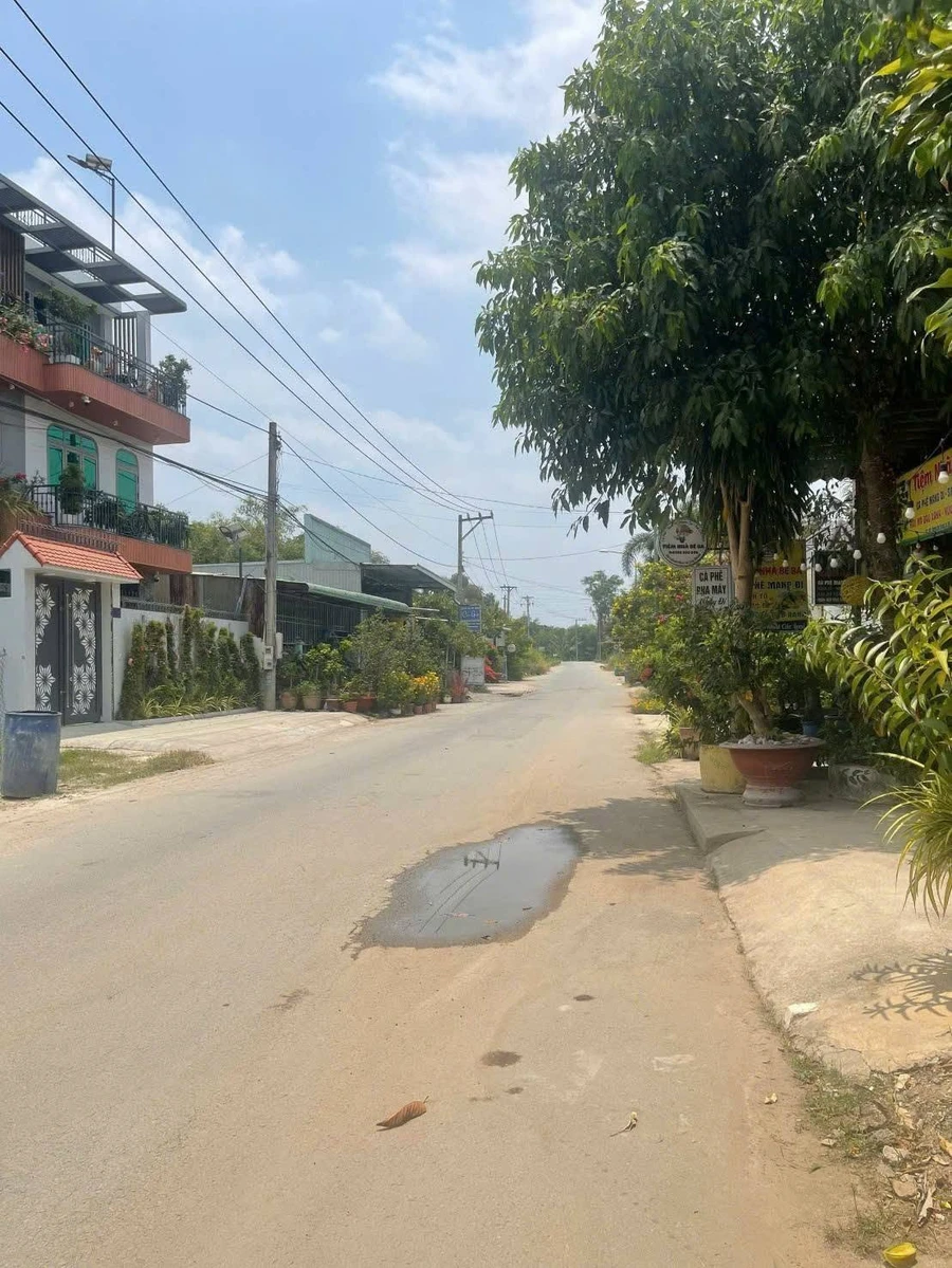 Bán nhà lầu trệt sân vườn 160m² Thuận An - Ảnh 1