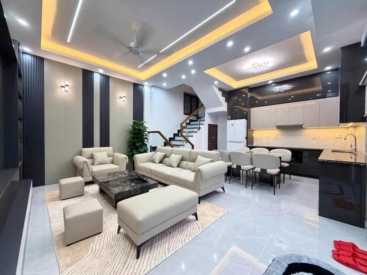 Bán nhà 4 tầng, 41m², full nội thất, Hồ Sen, chưa 4 tỷ - Ảnh 1