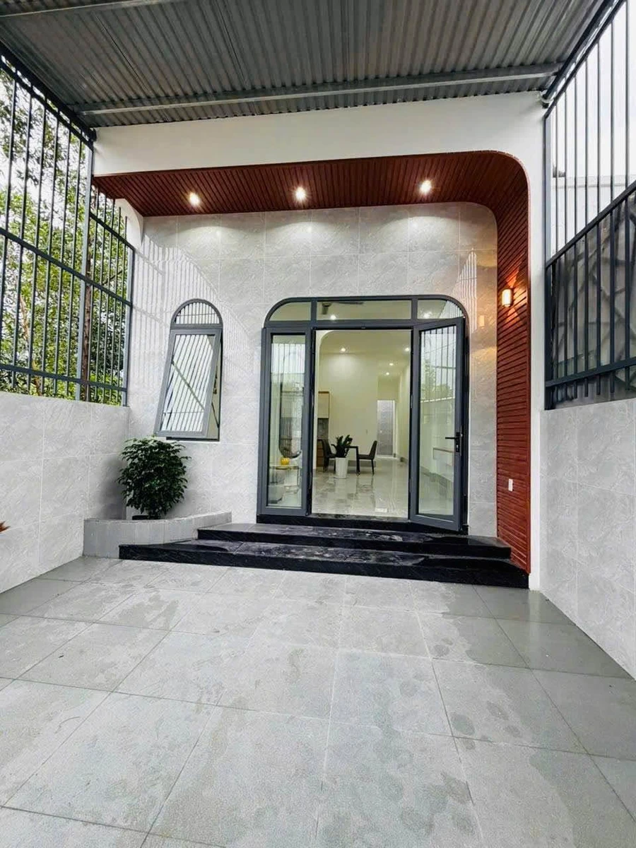 Bán nhà Đông Á Tân Xuân, 2 phòng ngủ, 105m2, giá 1,7 tỷ - Ảnh 1