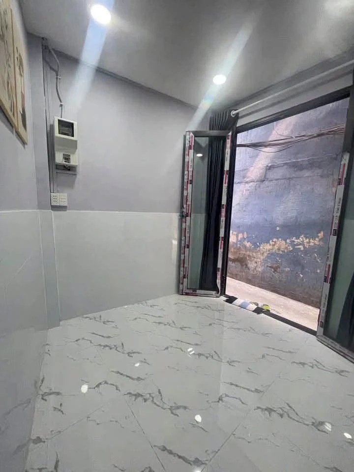 Nhà riêng bán 1 tỷ 680 triệu Quận 8, 17.5m² có sổ hồng - Ảnh thu nhỏ 2
