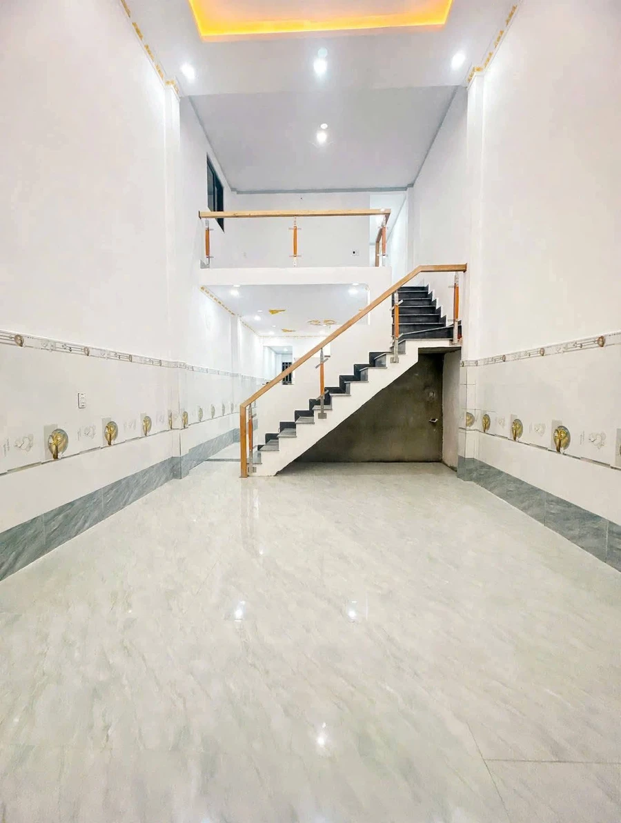 Bán nhà cấp 4 gác lửng 72m2, 3 phòng ngủ, đường Phạm Ngũ Lão, Dĩ An, Bình Dương - Ảnh thu nhỏ 2