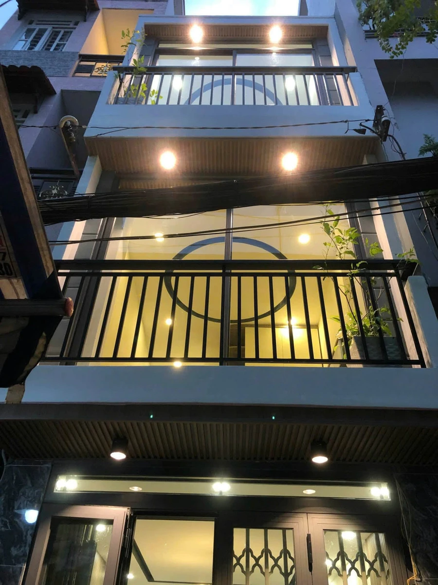 Bán nhà hẻm Cao Đạt Q5 31m² 4PN 4WC 6t780 - Ảnh 1