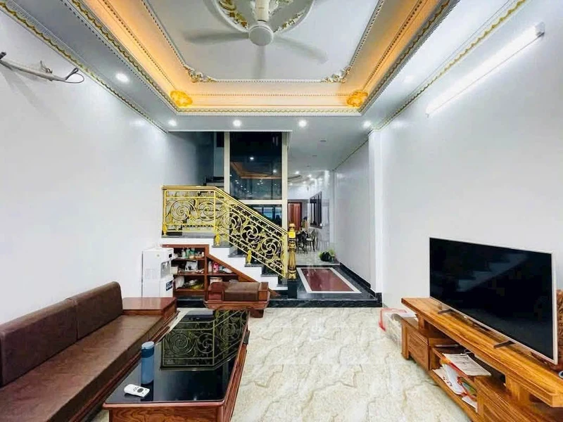 Bán nhà 4 tầng 110m² mặt đường Trung Hành, Hải Phòng