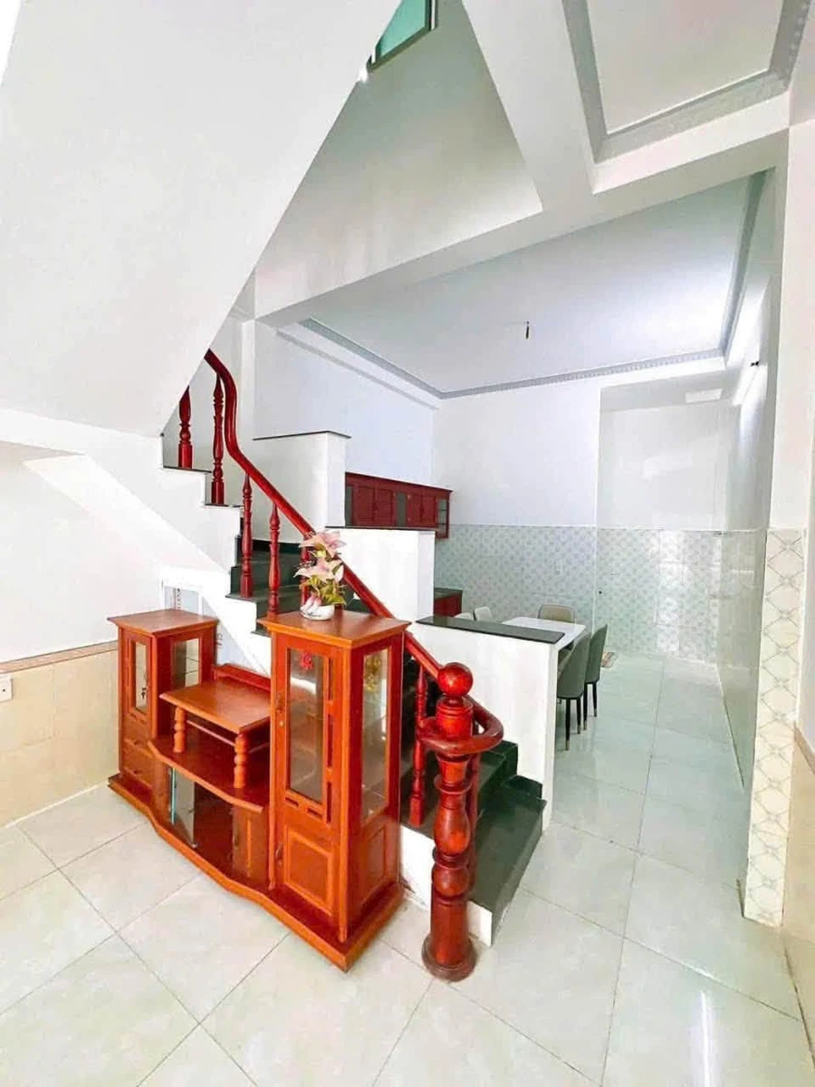 Nhà 1 trệt 1 lầu 2PN 60m² Dĩ An, giá 3 tỷ 680 triệu - Ảnh thu nhỏ 3