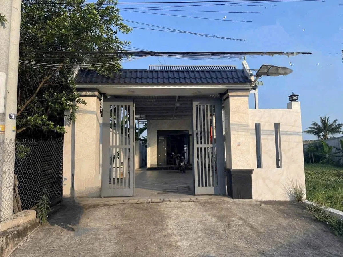 Bán nhà 1 trệt 1 lầu mặt tiền 310m² Tân An Long An giá 3.3 tỷ - Ảnh thu nhỏ 2