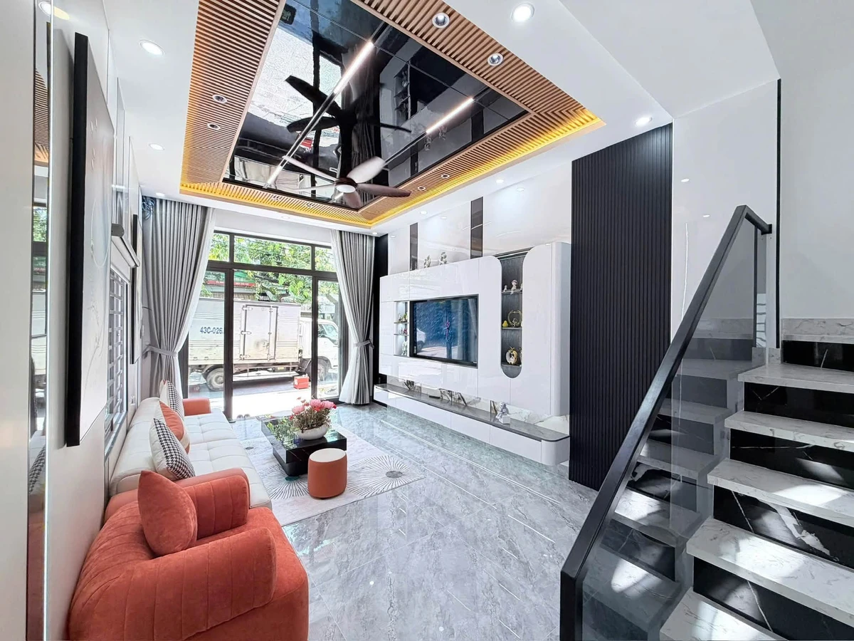 Bán nhà 3 tầng 158m² mặt tiền Quận 1 - Ảnh thu nhỏ 3
