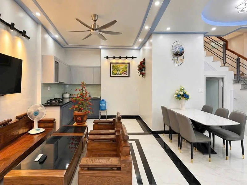 Bán nhà 2 tầng full nội thất 73m2 Bạch Đằng Huế