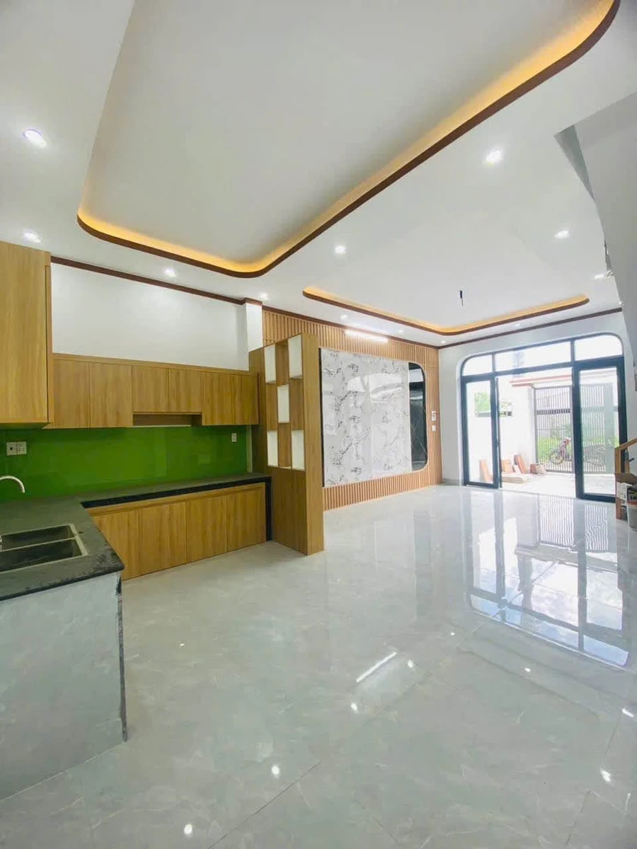 Bán nhà lầu 120m2 gần chợ Tân Bình, 1 tỷ 950 - Ảnh thu nhỏ 3