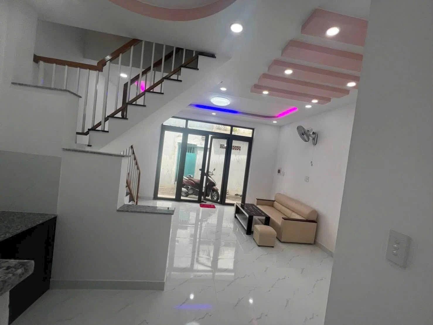 Bán nhà 2 tầng hẻm xe hơi đường 475, Phước Long B, Quận 9, 65,8m2, 4,1 tỷ - Ảnh 1