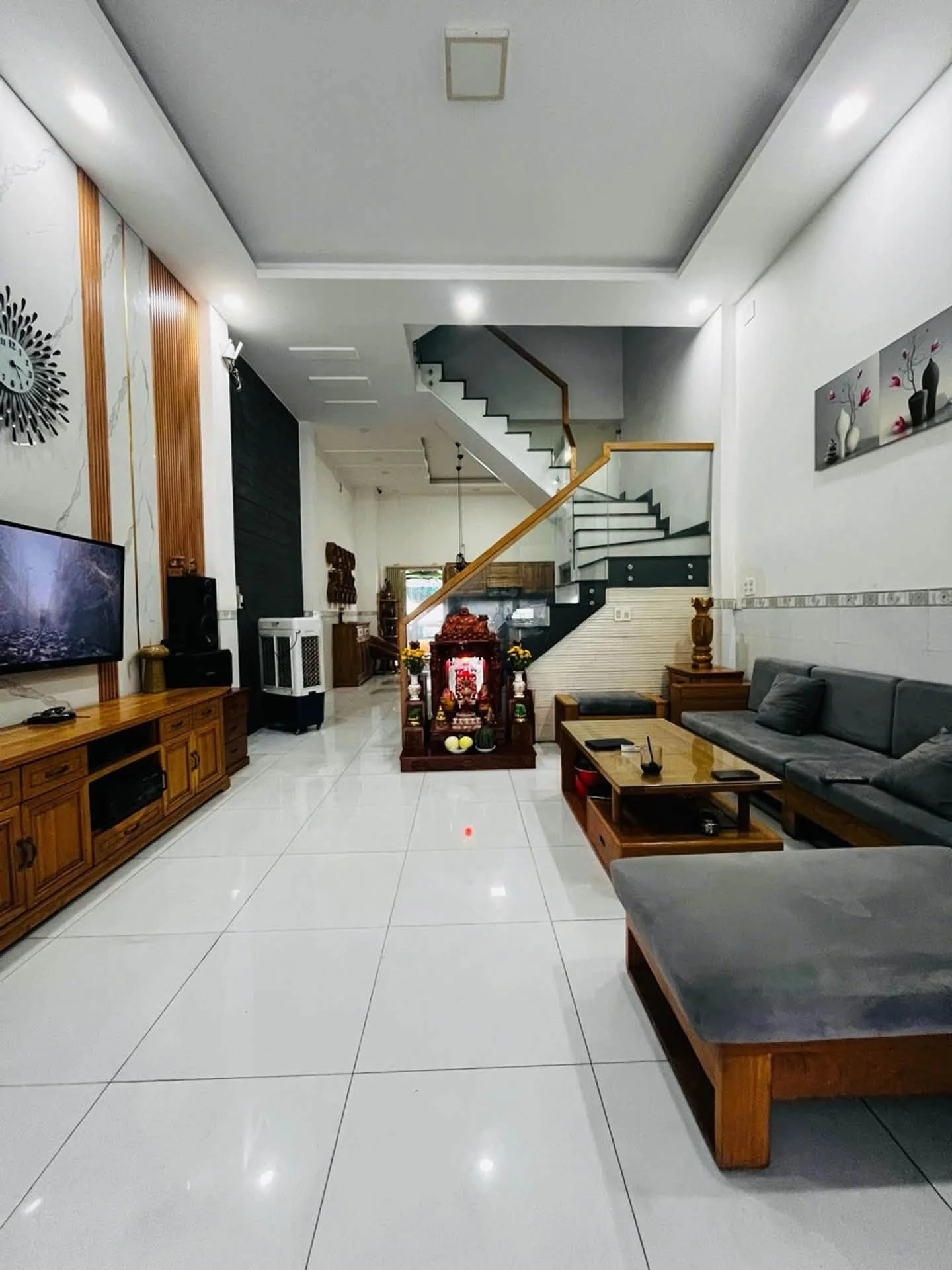 Bán nhà 3 tầng 4 phòng 65m² Đường 11 Linh Xuân giá 6 tỷ - Ảnh 1
