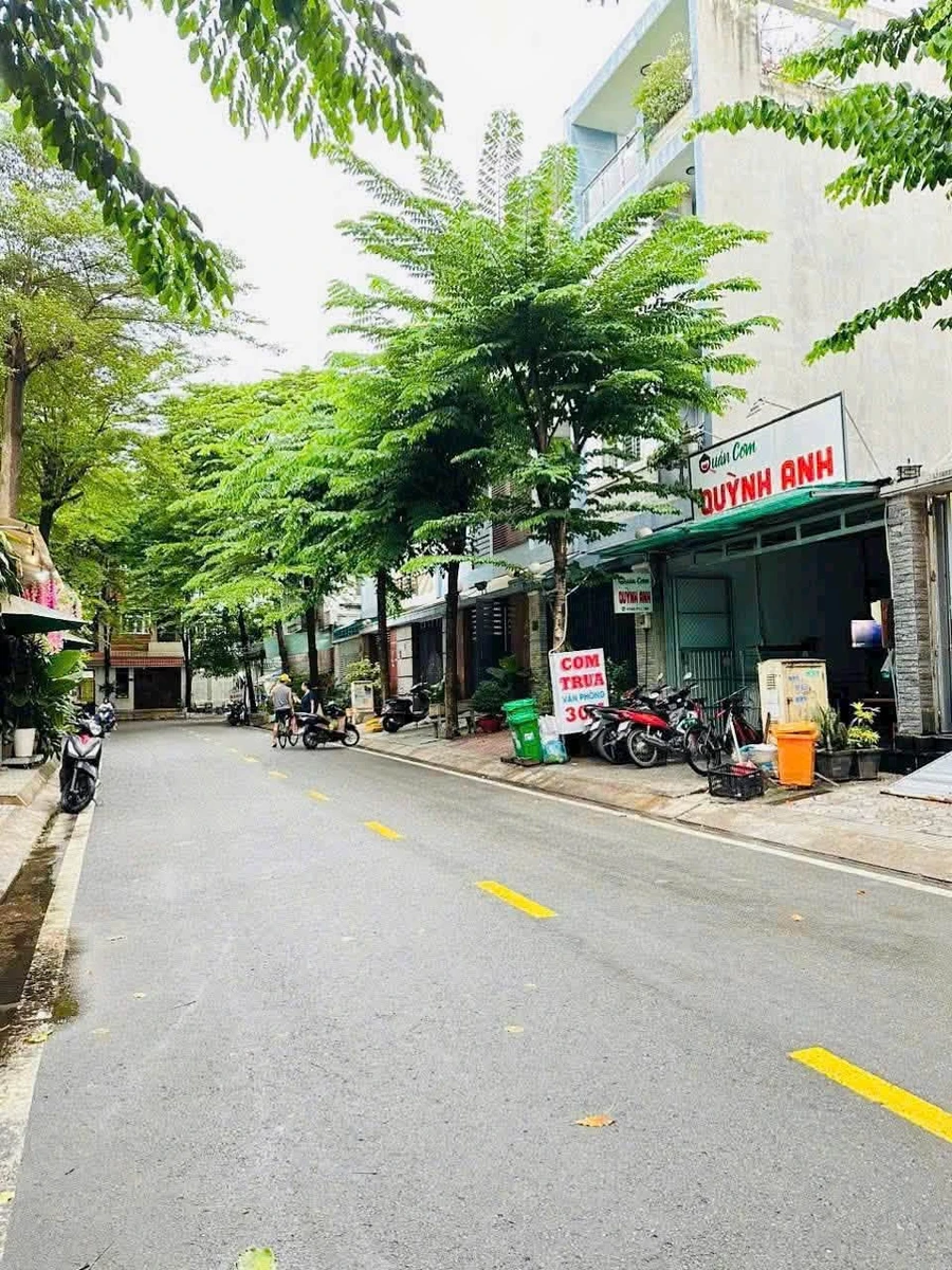 Bán nhà mặt tiền 106m² 1 trệt 3 lầu Hiệp Bình Phước - Ảnh 1