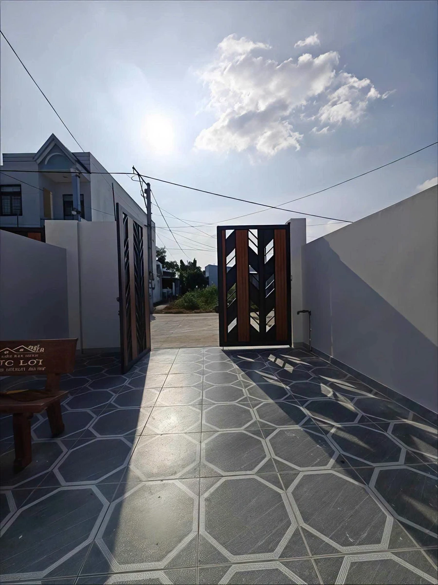 Bán nhà phố sân vườn 3PN 302m² Rạch Giá 2.2 tỷ - Ảnh thu nhỏ 4