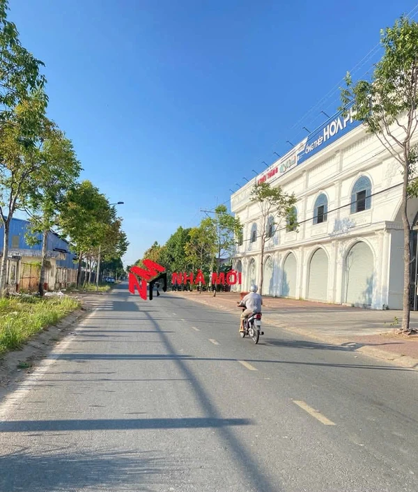 Bán đất mặt tiền Lý Văn Lâm 3.673m² Phường 1 Cà Mau 9 tỷ
