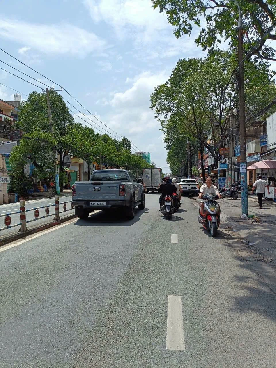 Cho thuê nhà nguyên căn 1 trệt 2 lầu mặt tiền Lê Đại Hành, Hố Nai, 207m2, 15 triệu/tháng - Ảnh 1
