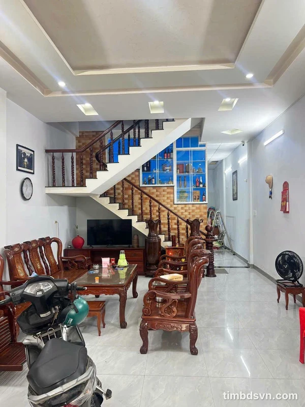 Bán nhà 3 tầng mặt tiền 5,2 tỷ, 84m² Quy Nhơn