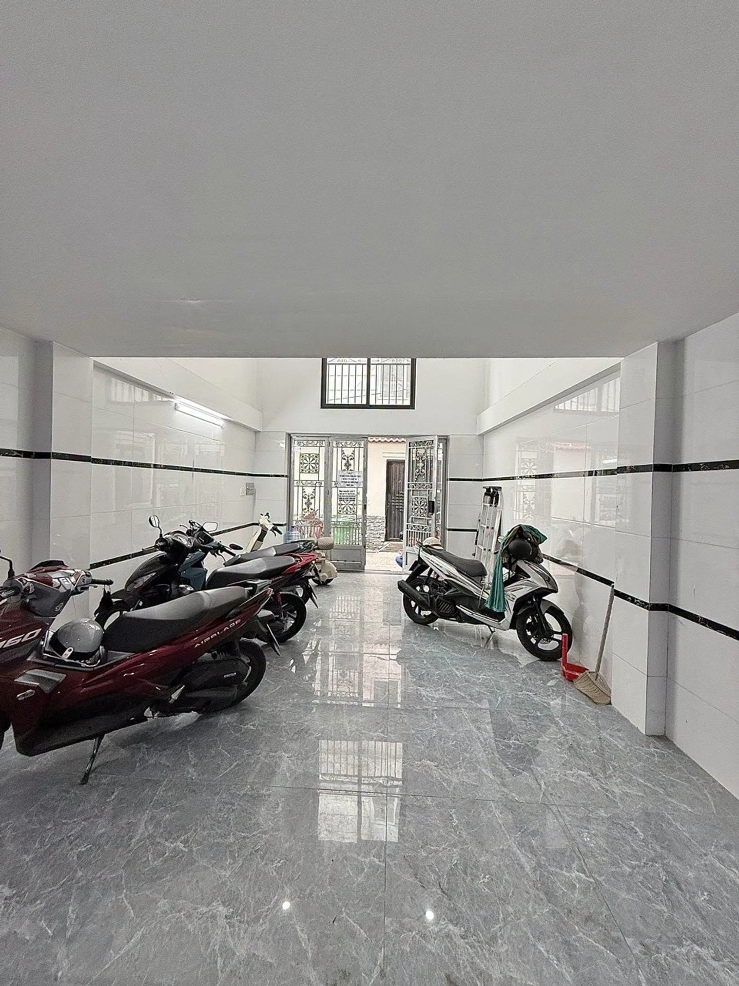 Bán căn hộ dịch vụ 5 tầng 9PN, thang máy, 88m2, HXH Lê Lai, Gò Vấp - Ảnh 1